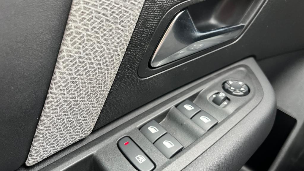 Nouvelle CITROEN C4 X  1.2 PureTech 12V - 130 S&S - EAT8  Max